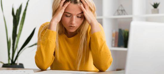 Stress 12 signes de stress physique mental comportemental émotionnel - comment savoir si on est stressé ? comment gérer son stress ? remèdes naturels pour lutter contre le stress 
